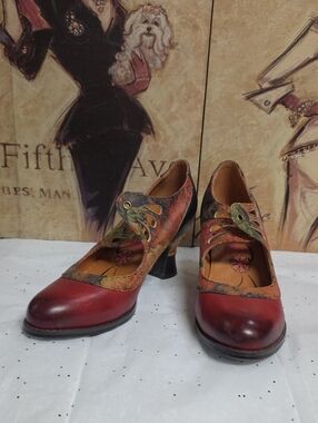 Spring Step L'Artiste Kallandra Heels (Missing Shoelace)